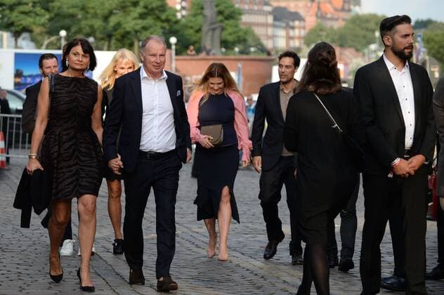 Hamburg, 19 08 2019 Stefan Reuter and his wife Birgit Reuter on their way to the presentation of the Sport Bild Award 2019 in Hamburg The festive gala took place in the Fischauktionshalle Prominent guests at the Sportbild Award 2019 in Hamburg, Hamburg St Pauli Hamburg Germany