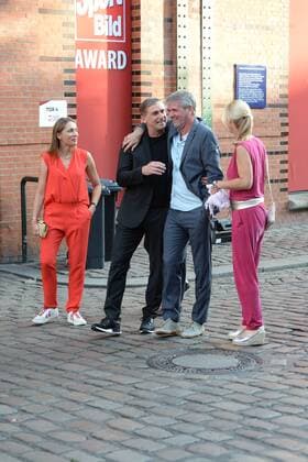 Hamburg, the 19 08 2019 Stefan Kuntz and wife with wife Sabine greeted Friedhelm Funkel and his wife Anja Stapel on their way to the presentation of the Sport Bild Awards 2019 in Hamburg The festive gala took place in the Fischauktionshalle Prominent guests at the Sportbild Award 2019 in Hamburg, Hamburg St Pauli Hamburg Germany
