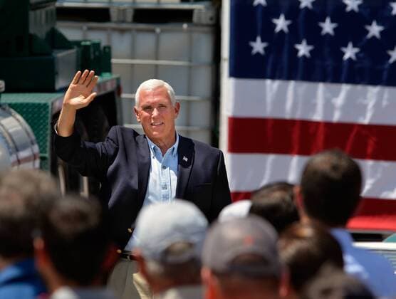 August 21, 2019, Artesia, NM, USA: Vice President Mike .Pence waves to the crowd as he enters the stage to speak to the group of over 500 supports at Elite Well Services in Artesia, NM. Wednesday, Aug. 21, 2019. Artesia USA - ZUMAab1_ 20190821_zaf_ab1_010 Copyright: xJimxThompsonx
