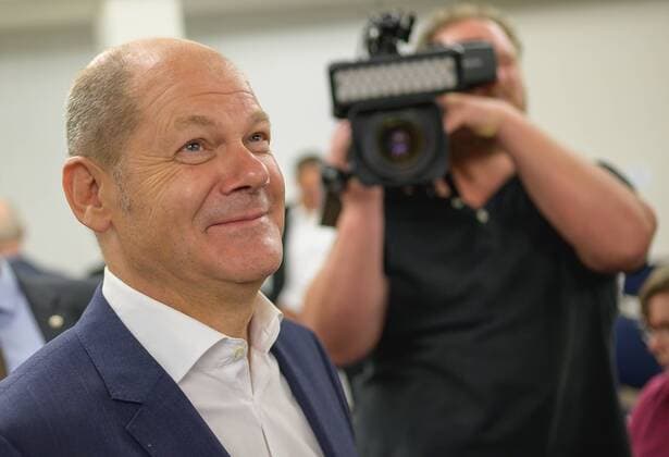 Potsdam state capital Brandenburg 21 8 2019 Villa Bergmann Berliner Strasse Public discussion event Olaf SCHOLZ guest at Klara GEYWITZ Olaf SCHOLZ SPD Federal Minister of Finance copyright camera4 Eberhard Thonfeld