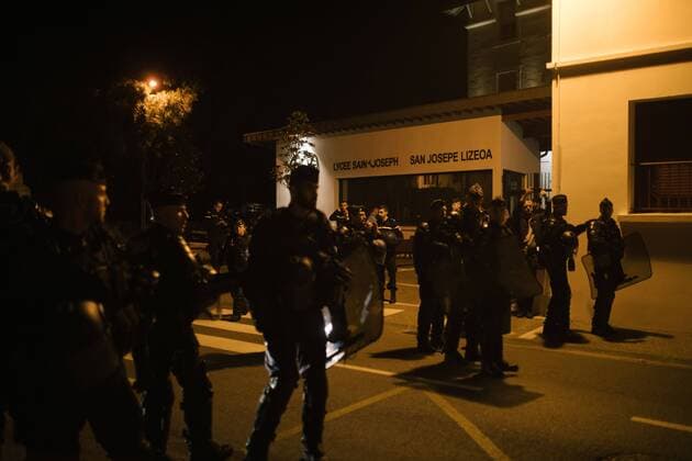 22 8 2019 Nocturnal punk concert in front of police accommodation G7 in Biarritz From 24 to 26 August, the annual G7 summit takes place in Biarritz in southern France In the small town of Ustaritz, a punk band played in front of the accommodation of police officers deployed to deprive them of their sleep Copyright: xMichaelxTrammerx