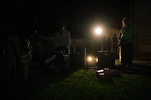 22 8 2019 Nocturnal punk concert in front of police accommodation G7 in Biarritz From 24 to 26 August, the annual G7 summit takes place in Biarritz in southern France In the small town of Ustaritz, a punk band played in front of the accommodation of police officers deployed to deprive them of their sleep Copyright: xMichaelxTrammerx