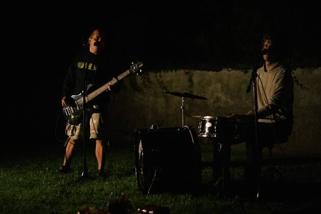 22 8 2019 Nocturnal punk concert in front of police accommodation G7 in Biarritz From 24 to 26 August, the annual G7 summit takes place in Biarritz in southern France In the small town of Ustaritz, a punk band played in front of the accommodation of police officers deployed to deprive them of their sleep Copyright: xMichaelxTrammerx