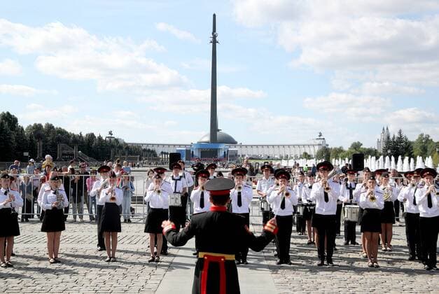 MOSCOW, RUSSIA - AUGUST 24, 2019: Massed band musicians of Moscow s secondary school No 1770 perform on the Poklonnaya Hill at the festival of children s wind bands as part of the 2019 Spasskaya Tower International Military Music Festival. Mikhail Tereshchenko TASS  TS0B7A16