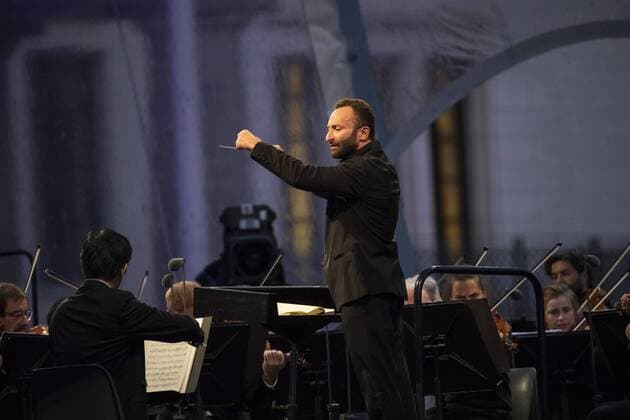 Entertainment Themen der Woche KW34 Open Air Konzert mit der 9. Symphonie von Beethoven mit der neuen Chefdirigent der Berliner Philharmoniker Kirill Petrenko vor dem Brandenburger Tor in Berlin am 24. August 2019. Open Air Konzert mit Kirill Petrenko am Brandenburger Tor *** Open air concert with Beethovens 9 Symphony with the new Chief Conductor of the Berlin Philharmonic Kirill Petrenko at the Brandenburg Gate in Berlin on 24 August 2019 Open air concert with Kirill Petrenko at the Brandenburg Gate