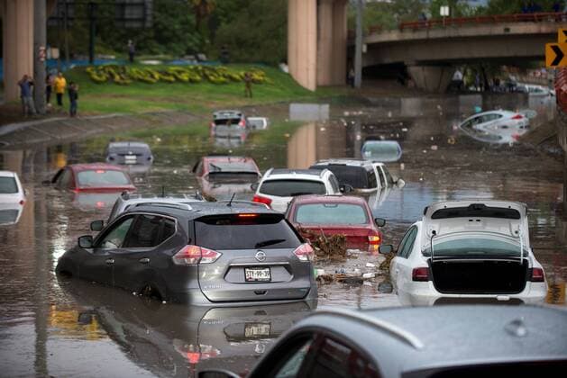 Several vehicles remain underwater after heavy rains in the municipality of San Nicolas de los Garza, metropolitan area of Monterrey, in the state of Nuevo Leon, Mexico, 24 August 2019, due to the passage of tropical storm Ivo. The phenomenon will continue to cause heavy rains that could lead to more flooding in northwestern Mexico. Tropical Storm Ivo wreaks havoc in Monterrey, Mexico !ACHTUNG: NUR REDAKTIONELLE NUTZUNG!  Copyright: xMiguelxSierrax AME9939 20190825-637022990967468950