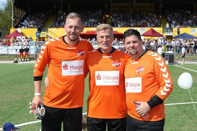 Hamburg Patrik Borger Uli Stein Tim Melzer at the Charity Football Event Kicking with heart at the Sports Field SC Victoria Hoheluft Stadium in Hamburg on 25 8 2019