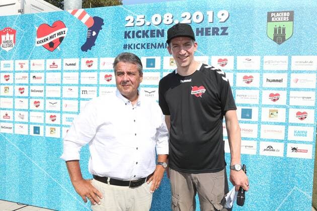 Hamburg Sigmar Gabriel and Steffen Hallaschka at the charity football event Kicken mit Herz at the sports field SC Victoria Hoheluft Stadium in Hamburg on 25 8 2019