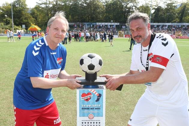 Hamburg Olli Dittrich and initiator Tom Mir at the charity football event Kicken mit Herz at the sports field SC Victoria Hoheluft Stadium in Hamburg on 25 8 2019