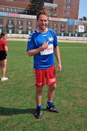 Johannes Oerding charity football game KICKEN WITH HEART, the duel between celebrities and doctors for a good cause in the stadium Hoheluft SC Victoria Hamburg Hamburg, 25 08 2019 Please caption IMAGO Michael Wigglesworth