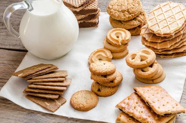  Butter and almond cookies  Copyright: xAlex9500x Panthermedia26797983