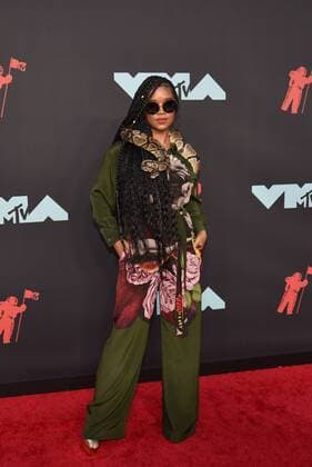 H.E.R. arrives on the red carpet at the 36th annual MTV Video Music Awards at the Prudential Center in Newark, NJ on Monday, August 26, 2019.  NJP20190826476 SERENAxXU-NING