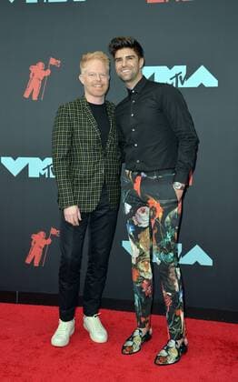 August 26, 2019, New York, New York, United States Jesse Tyler Ferguson and Justin Mikita arriving at the 2019 MTV Video Music Awards at the Prudential Center on August 26, 2019 in Newark, New Jersey New York United States  - ZUMAny1_ 20190826_zaf_ny1_059 Copyright: xKristinxCallahanx