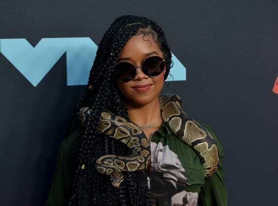 NEWARK, NEW JERSEY - AUGUST 26: h.e.r. attends the 2019 MTV Video Music Awards at Prudential Center on August 26, 2019 in Newark, New Jersey. Photo: imageSPACE MediaPunch Copyright: ximageSPACEx