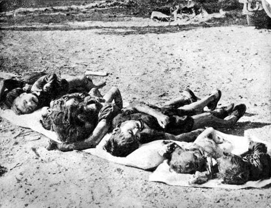 European victims of the F.L.N. (National Liberation Front), after the El Halia slaughter European victims of the F.L.N. (National Liberation Front), after the El Halia slaughter 1954-1962 France - Algerian War of Independence Copyright: xPhoto12 ArchivesxSnarkx DFS09A04_244