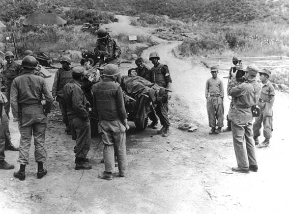 U.N. war photographer with U.S. 2nd Infantry Division In Korea. U.N. war photographer with U.S. 2nd Infantry Division In Korea. October 1952 Korean war National Archives - Washington Copyright: xPhoto12 ArchivesxSnarkx DFS09A04_258