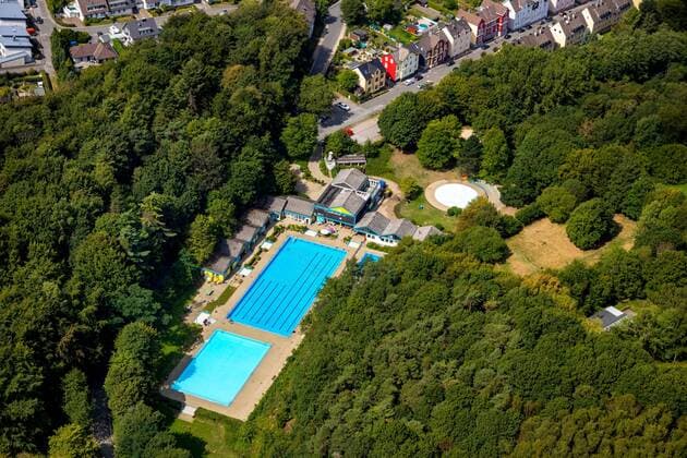 Aerial photo, Schwelmer outdoor pool, Schwelmebad, Schwelmestraße, Schwelm, North Rhine-Westphalia, Germany ACHTUNGxMINDESTHONORARx60xEURO