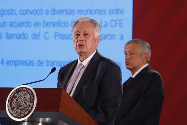 August 27, 2019: EUM20190827NAC06.JPG.CIUDAD DE MEXICO Presidency Presidencia-AMLO.- Manuel Bartlett, director de la Comision Federal de Electricidad, durante la conferencia matutina del presidente de Mexico, Andres Manuel Lopez Obrador (al fondo), el martes 27 de agosto de 2019 en el Palacio Nacional. Foto: Agencia EL UNIVERSAL EVZ  - ZUMAu78_ 20190827_zaf_u78_012 Copyright: xBerenicexFregosoxElxUniversalx