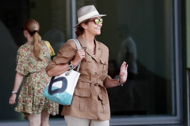 Princess Elena de Borbon (C), older daughter of Spain s emeritus king Juan Carlos I, leaves Hospital Quiron Salud Madrid, after she visited the monarch, in the town of Pozuelo de Alarcon, outside Madrid, Spain, 28 August 2019. Juan Carlos I is recovering from a triple bypass surgery last 24 August. Spain s emeritus king Juan Carlos I recovers from a heart surgery in the hospital !ACHTUNG: NUR REDAKTIONELLE NUTZUNG!  Copyright: xMariscalx GRAF2343 20190828-637025995396383988