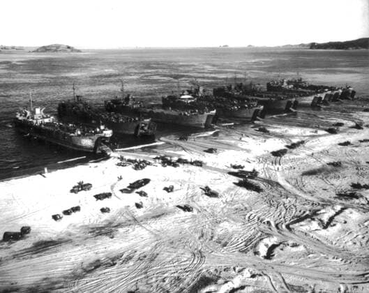 Wousan Harbor. Ships of the 7th American fleet. Wousan Harbor. Ships of the 7th American fleet. November 4, 1950 Korean war National Archives - Washington Copyright: xPhoto12 ArchivesxSnarkx DFS09A00058