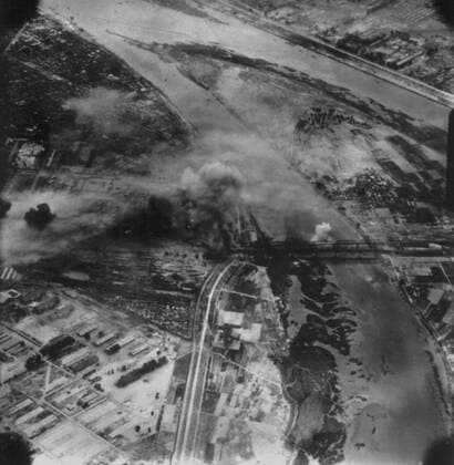 Korean war, July 1950, Pyongyang. Bridges and railroads bombed by American and British rapid deployment force. Korean war, July 1950, Pyongyang. Bridges and railroads bombed by American and British rapid deployment force. July 1950 Korean war. National Archives - Washington Copyright: xPhoto12 ArchivesxSnarkx DFS09A00059
