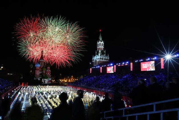 MOSCOW, RUSSIA - AUGUST 28, 2019: Fireworks at the end of a gala concert at the 2019 Spasskaya Tower Military Music Festival Festival and Tattoo in Red Square. Artyom Geodakyan TASS  TS0B863F