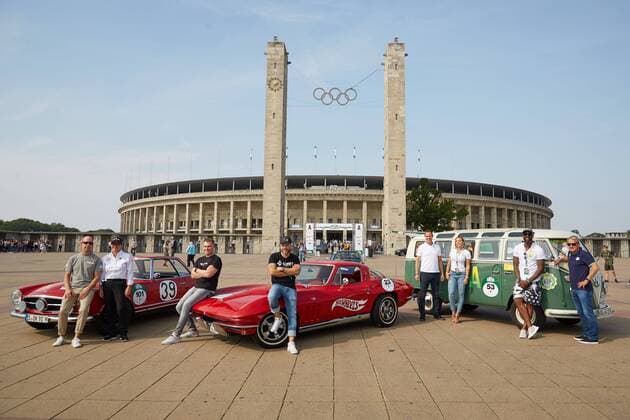 Entertainment Bilder des Tages Ellen Lohr, Sydney Hoffmann, Grafite (Edinaldo Batista Libânio), Pierre Littbarski und Copiloten - Start zur Hamburg-Berlin-Klassik Rallye 2019 am Olympiastadion Berlin am 29.08.2019. Hamburg-Berlin-Klassik Rallye 2019 *** Ellen Lohr, Sydney Hoffmann, Grafite Edinaldo Batista Libânio , Pierre Littbarski and co-drivers Start of the Hamburg Berlin Classic Rally 2019 at the Olympiastadion Berlin on 29 08 2019 Hamburg Berlin Classic Rally 2019