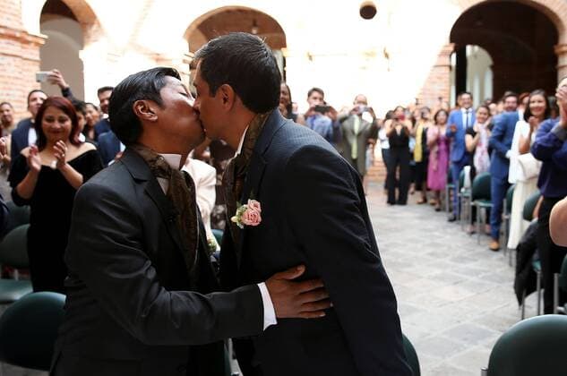 News Bilder des Tages Ecuador, gleichgeschlechtliche Hochzeit in Quito Xavier Benalcazar (R) and Efrain Soria (L) get married in Quito, Ecuador, 31 August 2019. Benalcazar and Soria are a couple recognized for their fight in favor of equal marriage rights in Ecuador, and the first ones to present a demand for their union to be accepted by the law. Gay couple who presented a demand for their union to be accepted by the law gets married in Quito !ACHTUNG: NUR REDAKTIONELLE NUTZUNG!  Copyright: xJosexJacomex AME2211 20190901-637028992022607178