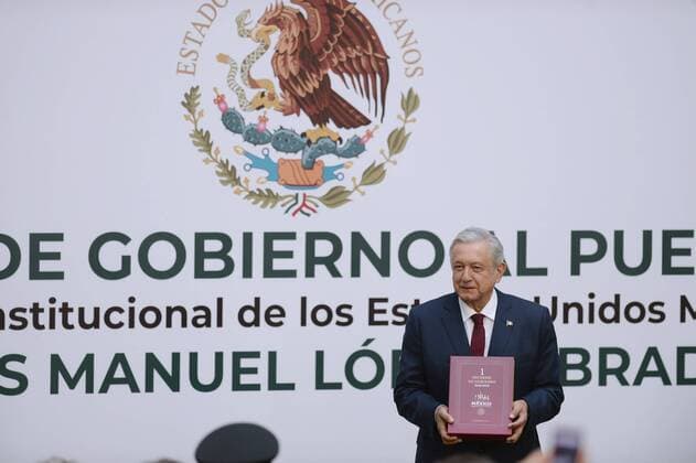 Andres manuel Lopez Obrador First Government Report 2019 MEXICO CITY, MEXICO - SEPTEMBER 1: Mexico s President Andres Manuel Lopez Obrador show the First Government Report during the ceremony of the First Government Report at National Palace on September 1, 2019 in Mexico City, Mexico  Copyright: xEyepixx EYE_1429