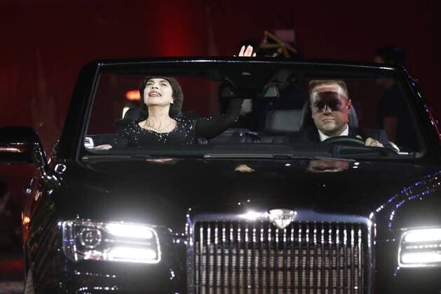 MOSCOW, RUSSIA - SEPTEMBER 1, 2019: French singer Mireille Mathieu (L) during the closing ceremony of the 12th Spasskaya Tower International Military Music Festival in Red Square. Artyom Geodakyan TASS  TS0B8FE1