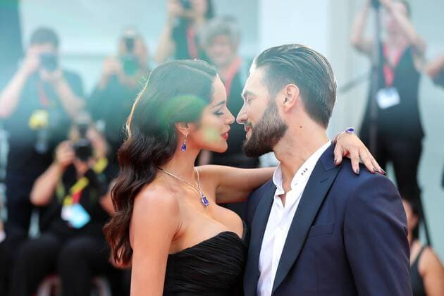 Bilder des Jahres 2019, Entertainment 09 September Entertainment Themen der Woche KW36 Entertainment Bilder des Tages (190903) -- VENICE, Sept. 3, 2019 -- Model Alex Belli (R) and Delia Duran pose on the red carpet at the premiere of the film Martin Eden during the 76th Venice International Film Festival in Venice, Italy, Sept. 2, 2019. ) ITALY-VENICE-FILM FESTIVAL-MARTIN EDEN-PREMIERE ZhangxCheng 