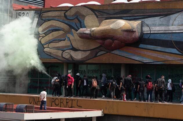September 3, 2019 EUM20190903SOC11 JPG MEXICO CITY ProtestProtest UNAM Violence This Tuesday, September 3, 2019, a group of hooded youth perform vandalism acts on the premises of the Rectory of the National Autonomous University of Mexico Photo Agency EL UNIVERSALGerardo LunaEVZ  - ZUMAu78_ 20190903_zaf_u78_053 Copyright: xElxUniversalx