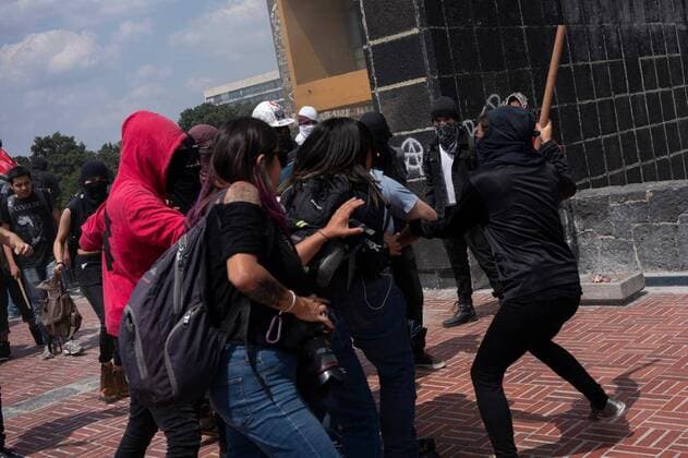 September 3, 2019 EUM20190903SOC10 JPG MEXICO CITY ProtestProtest UNAM Violence This Tuesday, September 3, 2019, a group of hooded youth perform vandalism acts on the campus of the Rectory of the Universidad Nacional Autonoma de Mexico Photo Agency EL UNIVERSALGerardo LunaEVZ  - ZUMAu78_ 20190903_zaf_u78_054 Copyright: xElxUniversalx