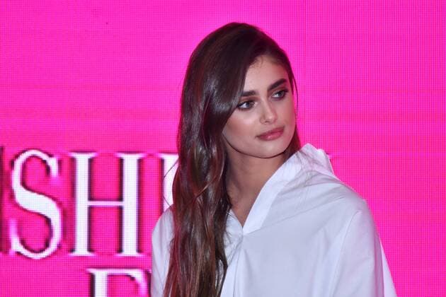 Fashion Fest press Autumn Winter press conference MEXICO CITY, MEXICO - SEPTEMBER 4: American Model Taylor Hill speaks during Fashion Fest Autumn Winter press conference at Estacion Indianilla on September 4, 2019 in Mexico City, Mexico  Copyright: xCarlosxTischlerx EYE_8296