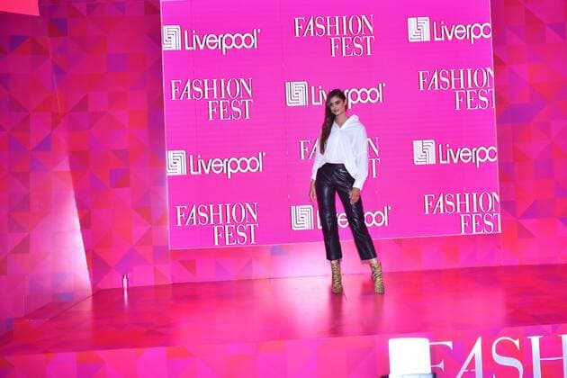 Fashion Fest Autumn Winter press conference MEXICO CITY, MEXICO - SEPTEMBER 4: American Model Taylor Hill poses for photos during Fashion Fest Autumn Winter press conference at Estacion Indianilla on September 4, 2019 in Mexico City, Mexico  Copyright: xCarlosxTischlerx EYE_8334