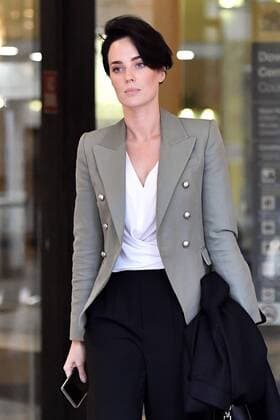 SARAH BUDGE COURT, Sarah Budge leaves the Downing Centre Court in Sydney, Thursday, September 5, 2019. Sarah Budge, girlfriend of John Ibrahim, is facing court on a firearms charge. ( NO ARCHIVING, EDITORIAL USE ONLY, NO USE IN BOOKS WITHOUT CONSENT SYDNEY NSW AUSTRALIA  Copyright: xPAULxBRAVENx 20190905001416465807