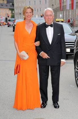 Salzburger Festspiele 27.07.2019 Mark Matthias Woessner und Frau Christiane (Bertelsmann, BDI, Citigroup), Auffahrt zur Oper - Idomeneo - , Salzburger Festspiele,Felsenreitschule, Hofstallgasse 1, Salzburg - 27.07.2019 - *** Salzburg Festival 27 07 2019 Mark Matthias Woessner and Mrs Christiane Bertelsmann, BDI, Citigroup , Ascent to the Opera Idomeneo , Salzburg Festival, Felsenreitschule, Hofstallgasse 1, Salzburg 27 07 2019