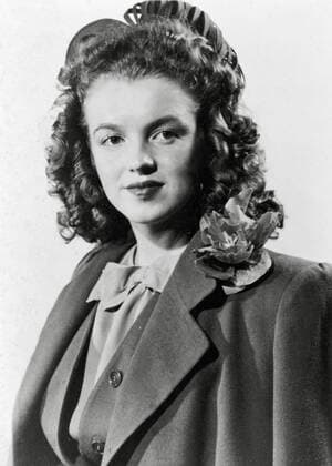 IMAGO ICONS: Marilyn Monroe Norma Jeane Mortenson (aka Marilyn Monroe) as a teenager, circa 1941 File Reference 33848-566THA Hollywood CA USA  Copyright: xLegacyxCollection ThexHollywoodxArchivex 33848566THA