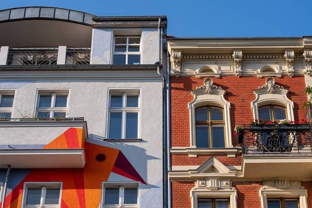 Gentrification Germany, Berlin, 22 08 2019, residential building Prenzlauer Berg, modern facade, attic, art nouveau, stucco,