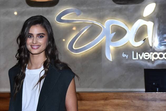 Fashion Fest Autumn Winter Store Tour MEXICO CITY, MEXICO - SEPTEMBER 5: Victoria s Secret Model Taylor Hill poses for photos during a store tour to promote the Fashion Fest Autumn Winter 2019 at Liverpool Polanco on September 5, 2019 in Mexico City, Mexico  Copyright: xCarlosxTischlerx EYE_9903