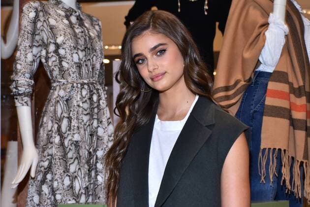 Fashion Fest Autumn Winter Store Tour MEXICO CITY, MEXICO - SEPTEMBER 5: Victoria s Secret Model Taylor Hill poses for photos during a store tour to promote the Fashion Fest Autumn Winter 2019 at Liverpool Polanco on September 5, 2019 in Mexico City, Mexico  Copyright: xCarlosxTischlerx EYE_9316