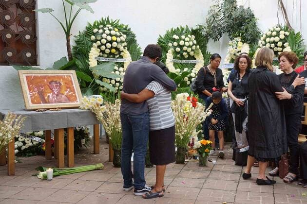 September 6, 2019 EUM20190906CUL28 JPG OAXACA, Oax DeathDeath Toledo September 6, 2019 Friends, family and supporters of artist Francisco Toledo gather at the Instituto de Artes Graficas de Oaxaca IAGO , where a tribute with floral offerings is made to the deceased painter on Thursday at age 79 Photo Agency EL UNIVERSALEELG  - ZUMAu78_ 20190906_zaf_u78_053 Copyright: xElxUniversalx