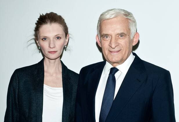 8.12.2012 Warsaw, Poland. Pictured: Jerzy Buzek with his daughter Agata  bew160AE98