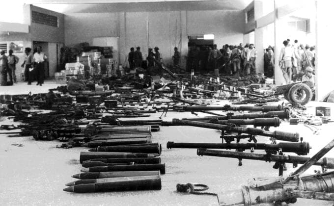 Landing at the Bay of Pigs. Partial view of the weapons taken to anti-Castroist mercenaries Landing at the Bay of Pigs. Partial view of the weapons taken to anti-Castroist mercenaries 1961 Cuba Copyright: xPhoto12 ArchivesxSnarkx DFS09A10_273