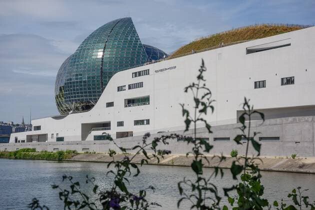 Architektur von Shigeru Ban Paris, Ile Seguin, Konzerthalle Seine Musicale , Jean de Gastines und Shigeru Ban, 2017 *** Paris, Ile Seguin, concert hall Seine Musicale , Jean de Gastines and Shigeru Ban, 2017