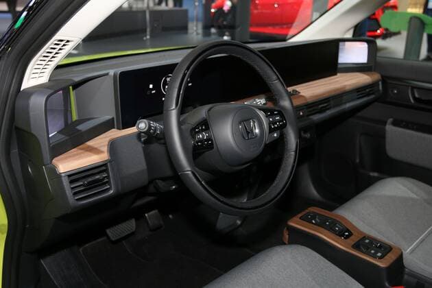 Cockpit Innenraum (Lenkrad, Armaturenbrett) des Honda E (Elektroauto Serienversion), Weltpremiere, 68. IAA (Internationale Automobil-Ausstellung International Motor Show) PKW 2019, 12.-22.09.2019, Pressetage 10. & 11.09.2019, Frankfurt am Main (D), Messe, Auto, *** Cockpit interior steering wheel, dashboard of the Honda E electric car series version, world premiere, 68 IAA International Automobile Exhibition International Motor Show PKW 2019, 12 22 09 2019, press days 10 11 09 2019, Frankfurt am Main D , fair, car,