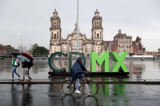 September 10, 2019 EUM20190910ACT07 JPG MEXICO CITY Rain Rain CMDX This Tuesday night, September 10, 2019 moderate to heavy rains were recorded in different parts of Mexico City In the picture, the area of the Historic Center capital Photo Agency THE UNIVERSAL EVZ  - ZUMAu78_ 20190910_zaf_u78_056 Copyright: xValentexRosasx