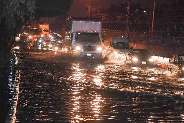 September 10, 2019 EUM20190910ACT13 JPG MEXICO CITY RainLuins CDMX After the heavy rains that occurred during the night of this Tuesday September 10, 2019 in Mexico City, some areas of the capital were affected in the image shows a flooding in the mayor Iztapalapa Photo Agency EL UNIVERSALArmando MartinezEVZ  - ZUMAu78_ 20190910_zaf_u78_079 Copyright: xElxUniversalx