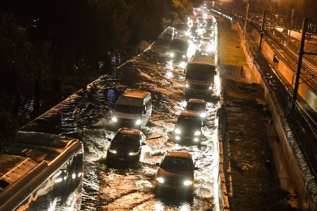 September 10, 2019 EUM20190910ACT14 JPG MEXICO CITY RainLuins CDMX After heavy rains that occurred during the night of this Tuesday September 10, 2019 in Mexico City, some areas of the capital were affected in the image shows a flooding in the mayor Iztapalapa Photo Agency EL UNIVERSALArmando MartinezEVZ  - ZUMAu78_ 20190910_zaf_u78_082 Copyright: xElxUniversalx