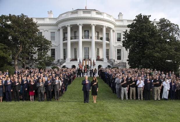 Bilder des Jahres 2019, News 09 September News Themen der Woche KW37 News Bilder des Tages September 11, 2019, Washington, District of Columbia, USA: United States President Donald J. Trump and first lady Melania Trump observe a moment of silence at 8:46am EDT in commemoration of the 18th anniversary of the terrorist attacks on the World Trade Center in New York, NY and the Pentagon in Washington, DC on Wednesday, September 11, 2019 Washington USA - ZUMAs152 20190911_zaa_s152_001 Copyright: xRonxSachsx